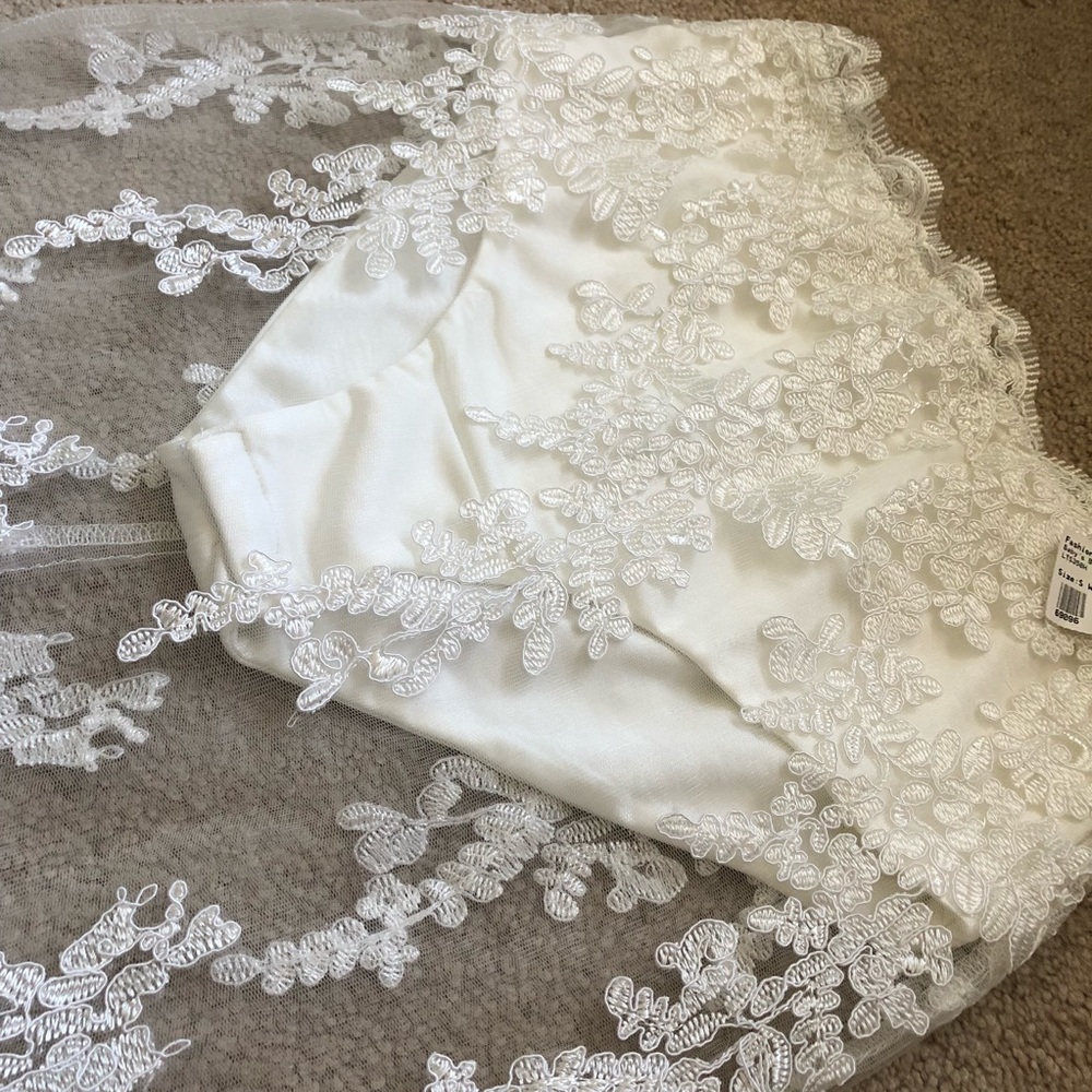 ‼️SOLD‼️Lace mesh embroidered pencil skirt - Picture 5 of 6